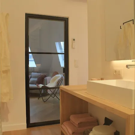 Charming With Cathedral View! On The 4th Floor