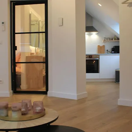 Charming With Cathedral View! On The 4th Floor Apartment Antwerp