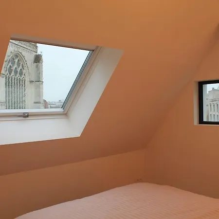 Charming With Cathedral View! On The 4th Floor *